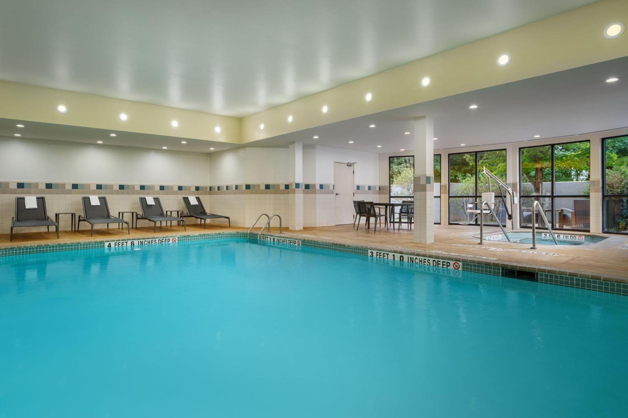 Courtyard By Marriott Kingston Otel Dış mekan fotoğraf