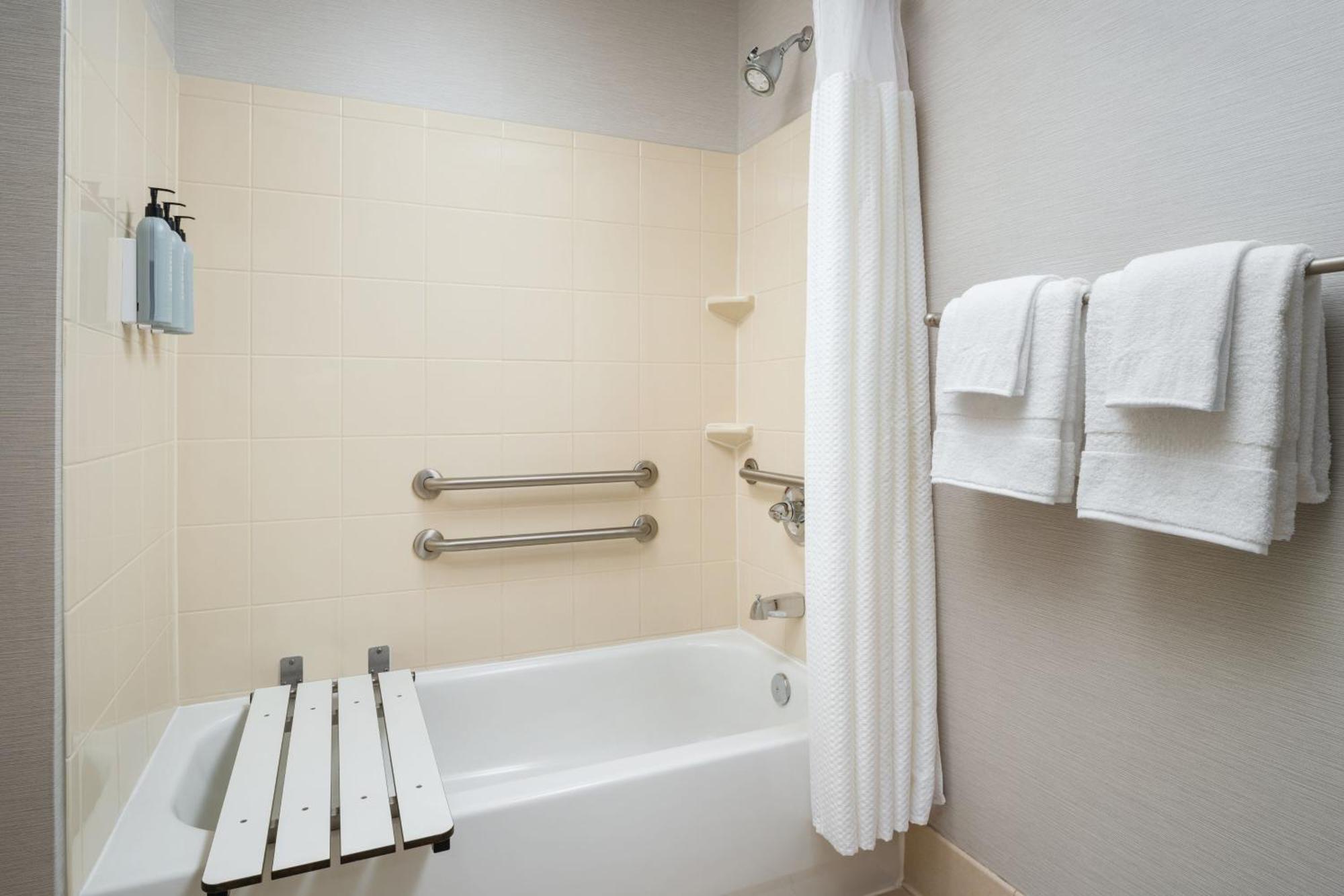 Courtyard By Marriott Kingston Otel Dış mekan fotoğraf