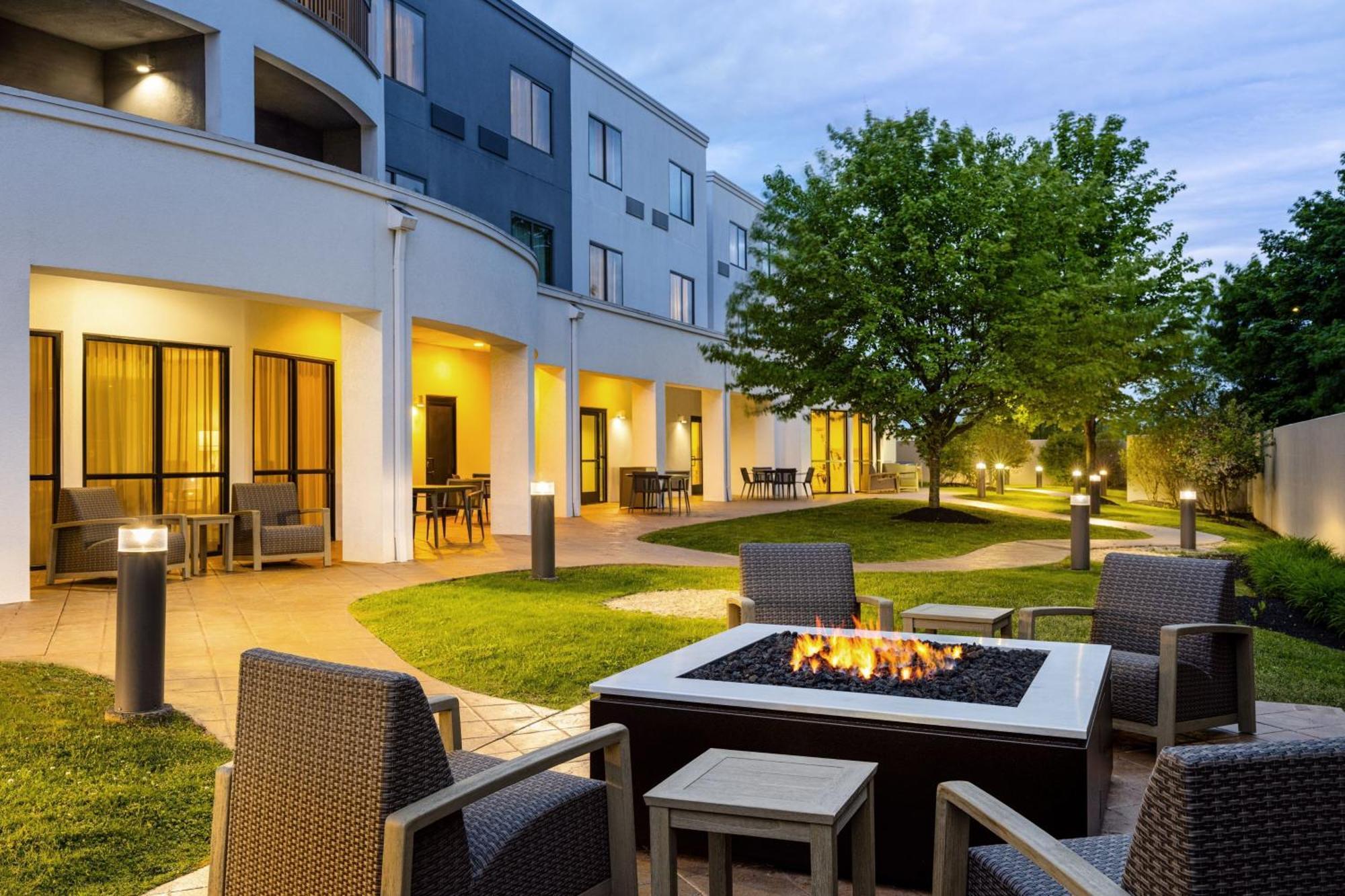 Courtyard By Marriott Kingston Otel Dış mekan fotoğraf